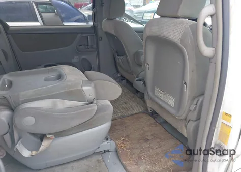 2010 Toyota Sienna Le z USA, uszkodzony, nr VIN 5TDKK4CC2AS302808